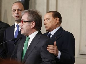 Maroni con Berlusconi e Alfano (Reuters).