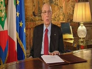 Il presidente Napolitano durante il discorso alla nazione pronunciato davanti alle telecamere.