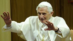 Papa Benedetto XVI (foto Ansa).