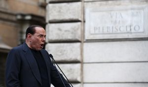Silvio Berlusconi durante un recente comizio (Reuters).