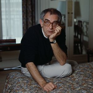 Krzysztof Kieslowski, autore di un geniale Decalogo, per televisione.