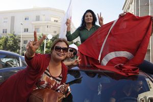 La gioia delle sostenitrici di Nidaa Tounes in tunisia (Reuters).