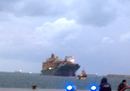 08_spirit of pireus battente bandiera singapore trasporta i 49 naufraghi del traghetto Norman Atlantic