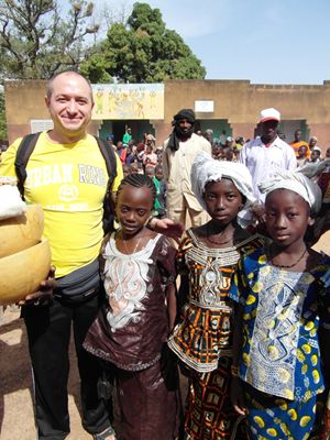 Il viaggio di Emanuel in Mali per conoscere Awa