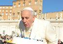 Il Papa "spegne" 78 candeline e saluta i tangueros: «Oggi soffia un vento pampero»