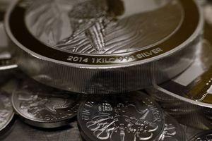 Monete d'argento da investimento (Reuters).
