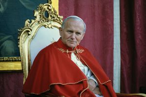 Giovanni Paolo II sarà canonizzato il 27 aprile 2014.