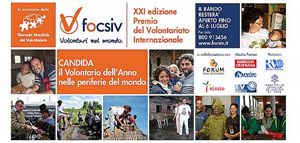 La locandina del Premio Volontario dell'anno di Focsiv. In copertina: una volontaria "sul campo".