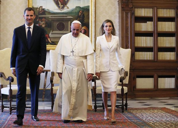 Il Papa riceve in udienza i re di Spagna, Felipe VI e Letizia