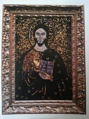 Il mosaico con la figura di "Cristo della nicchia dei pallii" che il Papa ha donato ai vescovi coreani