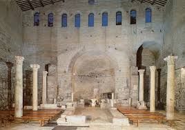 La chiesa delle catacombe di Santa Domitilla, a Roma