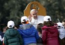 Papa Francesco a Scampia: l'affetto dei bambini