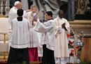 Il Papa celebra la Messa del Crisma: «Penso spesso alla stanchezza dei sacerdoti»