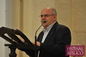 Don Ampelio Crema è presidente del Centro culturale San Paolo di Vicenza e organizzatore del Festival biblico