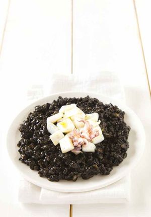Risotto al nero di seppia (© Archivio Giunti/Barbara Torresan)