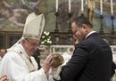 Pope Francis baptises37