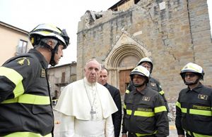 Il Papa ad Amatrice. Foto Agenzia Sir.