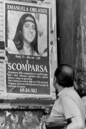I manifesti di Emanuela diffusi qualche giorno dopo la sua scomparsa