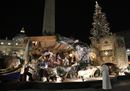 Il Papa celebra il Te Deum di fine anno con la sindaca Raggi e poi visita il Presepe in piazza
