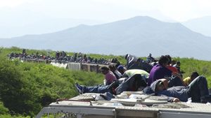 Migranti verso il confine tra Messico e Stati Uniti d'America. Foto Reuters. 