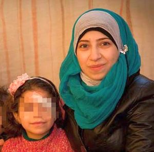 Yasmine e Falak, madre e figlia della famiglia siriana giunta in Italia il 4 febbraio.