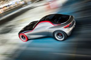 L'iperconnessa Opel GT Concept.
