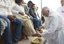 Papa Francesco, la Lavanda dei piedi ai profughi