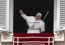 Pope Francis waves09