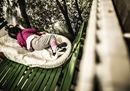 Milano, in mostra la vita sospesa dei migranti alla Stazione Centrale