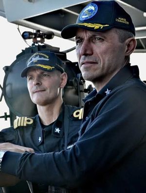 l'ammiraglio Andre Gueglio (a destra) 