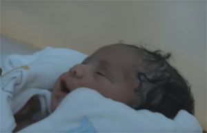 La piccola Sofia, bambina simbolo da cui prende il nome la missione europea di salvataggio