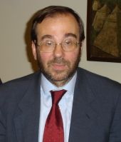 Il professore Agostino Giovagnoli. In alto: Giorgio La Pira, a Firenze.