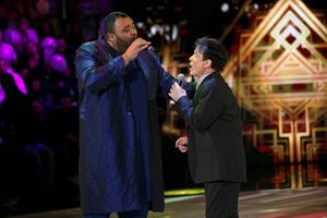Sergio Sylvestre, 25 anni,  che durante la semifinale di "Amici" duetta con Massimo Ranieri.