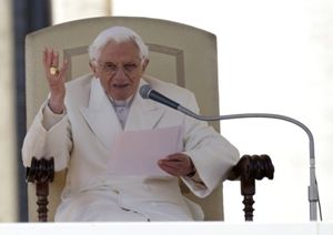 Il papa emerito Benedetto XVI durante un'udienza generale