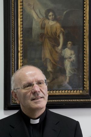 Monsignor Nunzio Galantino (foto: Ansa)