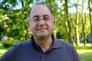L'economista Luigino Bruni, docente alla Bicocca e alla Lumsa, consulente della Cei, esperto del Terzo Settore e tra i più impegnati sul fronte dell'etica e dell'economia