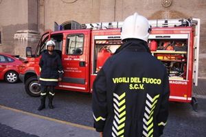 Terremoto, Amatrice: il Papa manda sei pompieri del Vaticano nel cuore ...