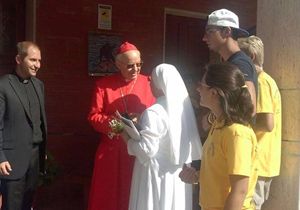 Il cardinale Lorenzo Baldisseri a Caltagirone. Fonte: pagina Facebook, bicentenario diocesi di Caltagirone. 