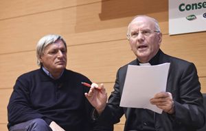 Da sinistra: don Luigi Ciotti e monsignor Nunzio Galantino. Foto Ansa. In alto, da sinistra: monsignor Ivan Maffeis e monsignor Nunzio Galantino (Ansa).