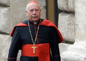 Il cardinale Francesco Coccopalmerio.