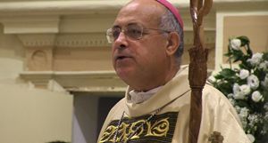 Mons. Domenico Caliandro, 69 anni, dal 2012 è arcivescovo di Brindisi dopo aver guidato la diocesi di Nardò-Gallipoli, dal 2000 al 2012, e quella di Ugento-Santa Maria di Leuca, dal 1993 al 2000