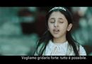 Buona Pasqua, gli auguri in musica: canta una bimba cieca sulle rovine di Aleppo