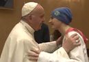 Il Papa: «I bambini in ospedale mi scambiano per un medico... ma una carezza e passa»