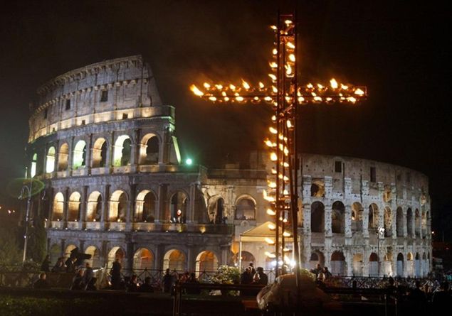 Perché la Via Crucis con il Papa si celebra al Colosseo