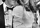 13-1980 Dustin Hoffman e Maryl Streep vincitori dell'Oscar come migliori attori protagonisti nel film ''Kramer contro Kramer''..jpg