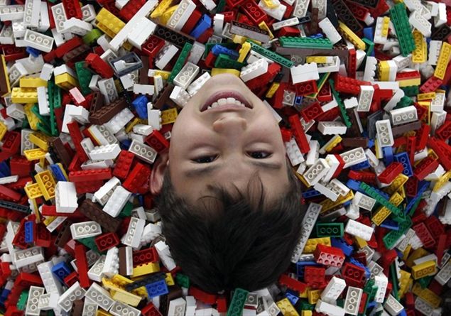 Buon Compleanno Mattoncini Lego Famiglia Cristiana