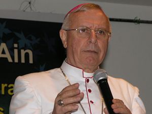 Il vescovo Paul Hinder è nato a Lanterswil (Svizzera) il 22 aprile 1942. Dal 31 maggio 2011 è vicario apostolico dell'Arabia meridionale (foto tratta da <a href="https://commons.wikimedia.org/wiki/File:Bischof_Paul_Hinder_a.JPG" target="_blank">commons.wikimedia.org</a>)