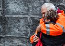 Lacrime e commozione, gli sfollati di Genova rientrano nelle proprie case