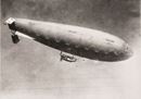 pag 190-Dirigibile italiano da osservazione. La Grande Guerra fu il conflitto nel quale fu maggiormente utilizzato il -più leggero dell'aria- prima di cedere il passo all'aeroplano.jpg