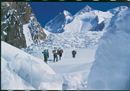 Verso il Campo I con il Gasherbrum II.jpg
